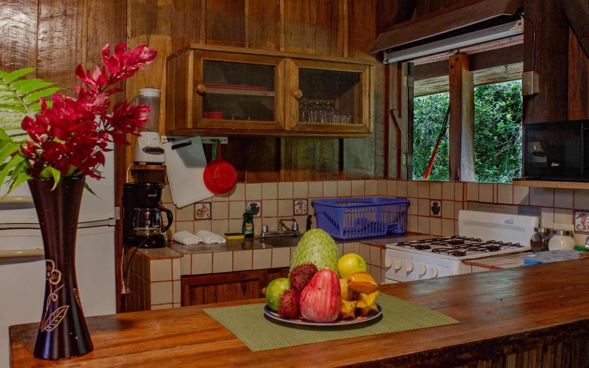 Casa Heliconia - Spacious, Big Garden, Close To The Beach Puerto Viejo de Talamanca Exteriör bild